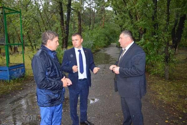 Мэр Минусинска пообещал помощь в восстановлении парка