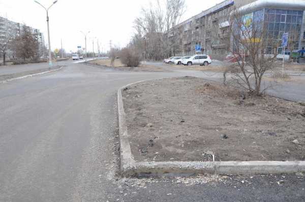 В ужасном состоянии бордюров на улице Тимирязева обвинили поставщика