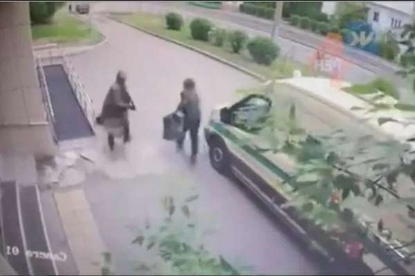 Полиция Красноярска просит помощи в розыске грабителей, расстрелявших инкассаторов