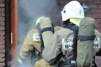 В Туве пожарные спасли 15 человек из многоэтажки