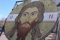 В Хакасии прихожан будет встречать мозаичная икона «Спас Нерукотворный»
