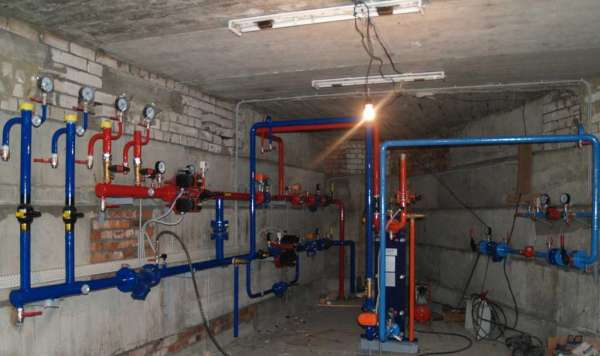 В минусинской пятиэтажке заменили водопроводные сети