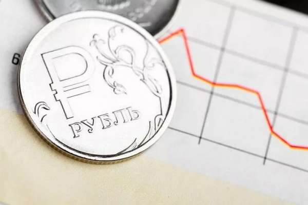 Глава Минпромторга считает хорошим преимуществом падение курса рубля