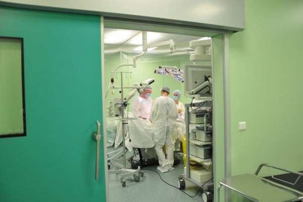 В Красноярске врачи удалили несколько опухолей единственной почки пациентки