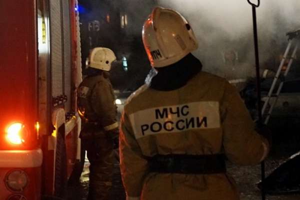 В Хакасии пожарные спасли из огня владельца квартиры