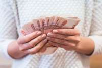 Жительница Красноярска выманила у своих знакомых более 4 миллионов рублей