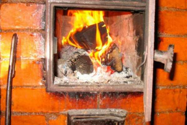 Житель Тувы едва не погиб при попытке растопить бензином печь